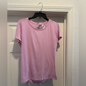 Victoria Sport, size M, lavender short sleeve tshirt